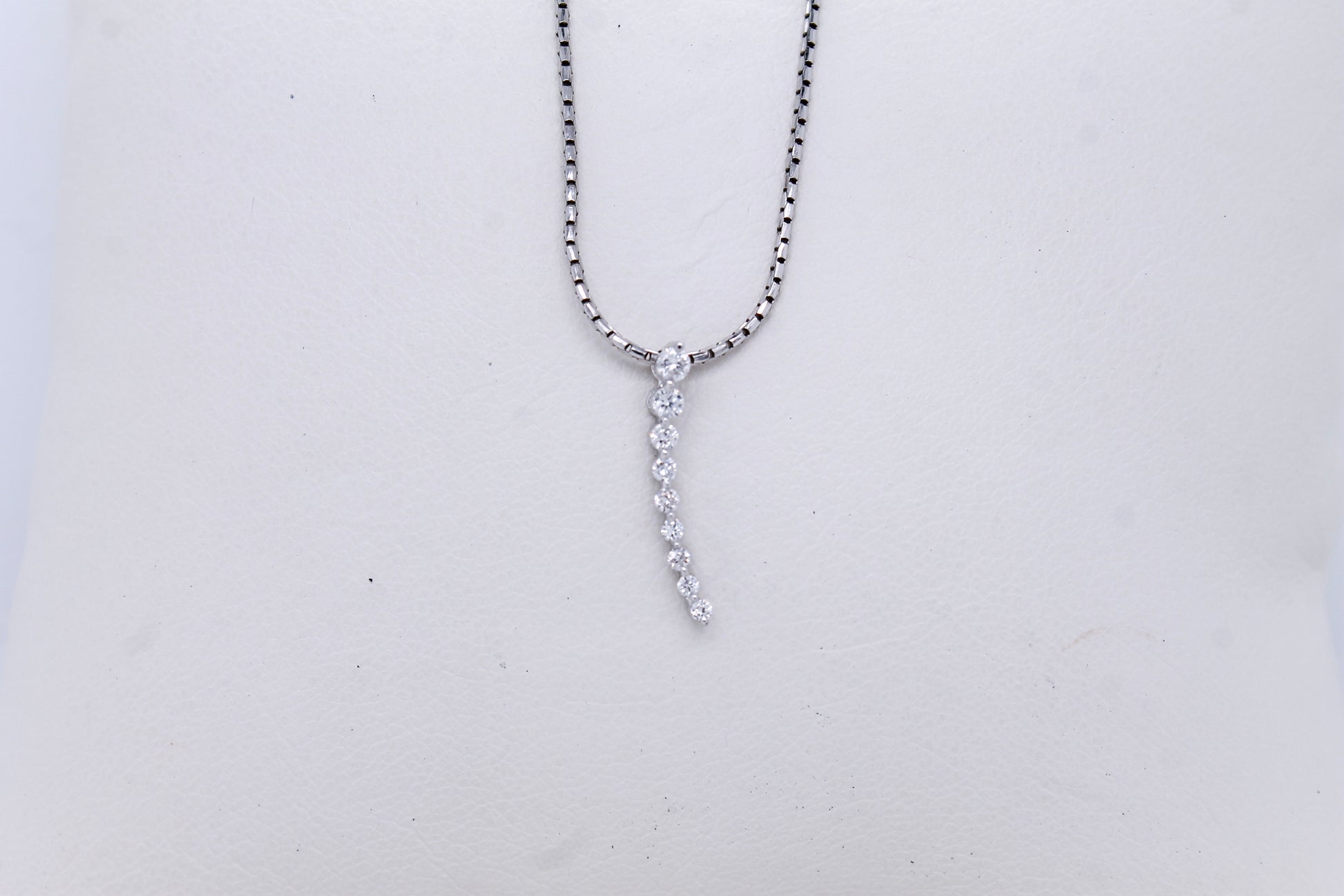 Diamond Drop Pendant 0.18 ct