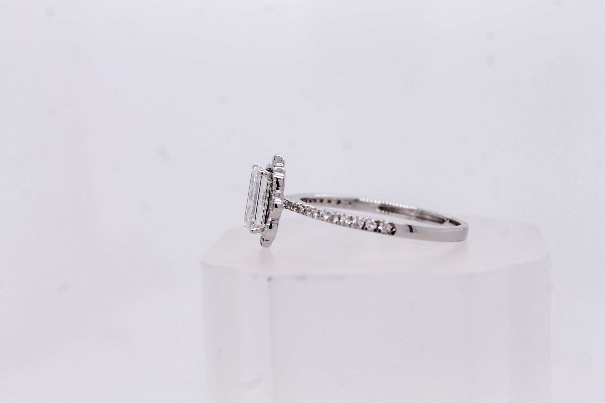 Emerald-Cut Diamond Engagement Ring – 0.93ct