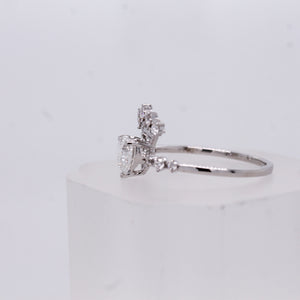 Heart-Cut Diamond Engagement Ring – 0.93 Ct